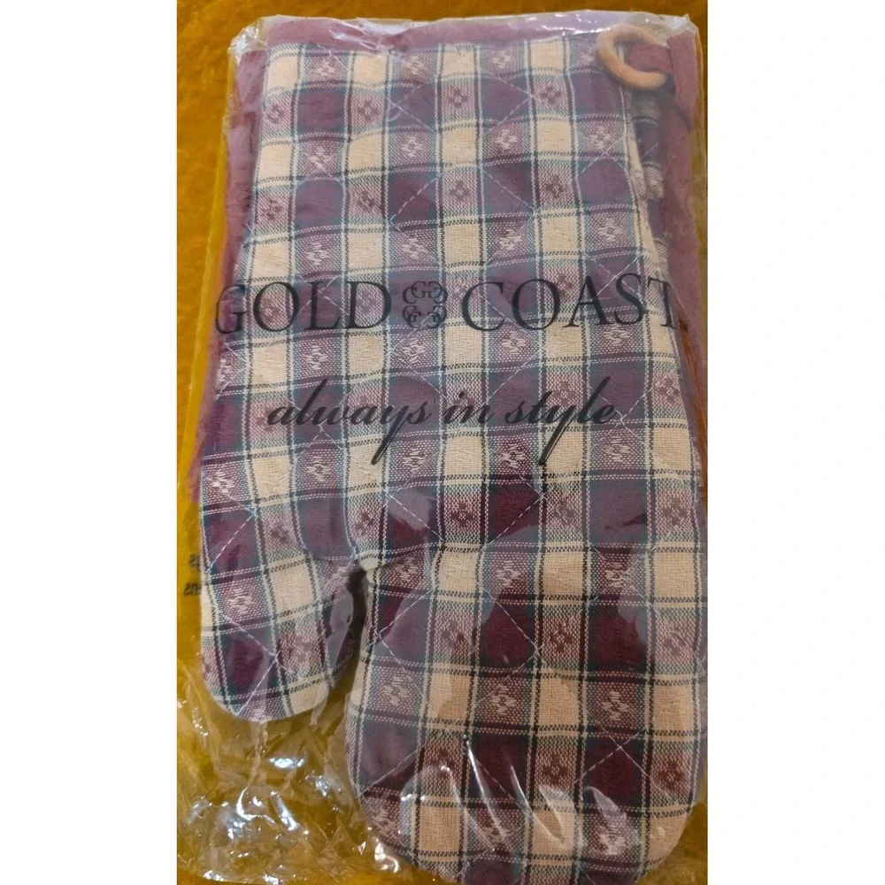 Plaid Gold Coast 3 Pc. Kitchen Set Potholders Oven Mitt Gift Set New Burgundy